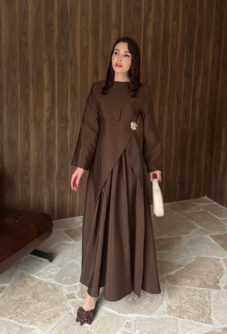 Önü Broşlu Cupra Elbise 5
